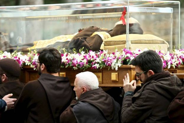 SAN PIO DA PIETRELCINA, BERGOGLIO PENSA DI NON RESTITUIRE LA SALMA A SAN GIOVANNI ROTONDO