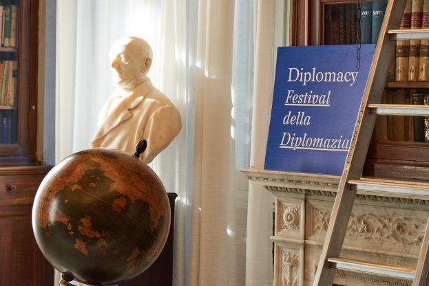 Diplomazia