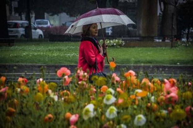 PIOGGE E GRANDINATE SULL'ITALIA. E DA SABATO 26 GRADI