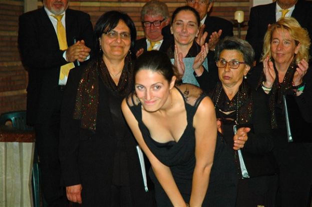 IL CONCERTO A CARSOLI DEL CORO POLIFONICO DELLA PIANA DEL CAVALIERE HA LASCIATO IL SEGNO(FOTO)