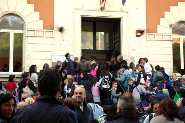 AULE FREDDE NELLA SCUOLA ELEMENTARE DI CARSOLI:DISPOSTA L'ACCENSIONE ANTICIPATA DEI TERMOSIFONI