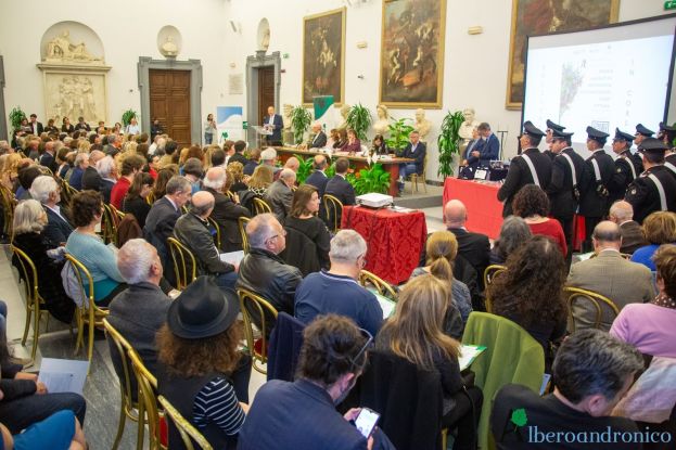La Sala della Protomoteca in Campidoglio gremita per Alberoandronico