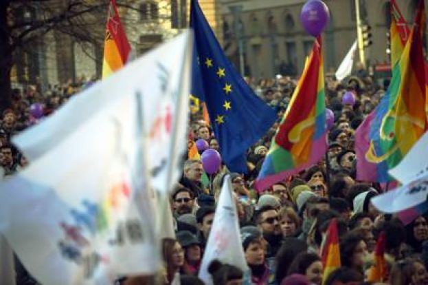UNIONI CIVILI, IL GOVERNO PONE LA FIDUCIA. CEI: "SCONFITTA PER TUTTI"