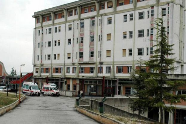 AVEZZANO - PROTESTA DEI SINDACI E DELLE ASSOCIAZIONI CONTRO LA MAL GESTIONE DELL'ASL DELL'EMERGENZA SANITARIA