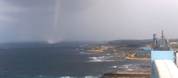 ROMA E IL LAZIO SOTTO I NUBIFRAGGI.TROMBA D'ARIA A CIVITAVECCHIA