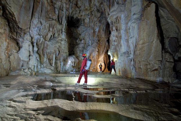 AI CITTADINI DI CARSOLI:LE VOSTRE GROTTE E LE VOSTRE AMMINISTRAZIONI