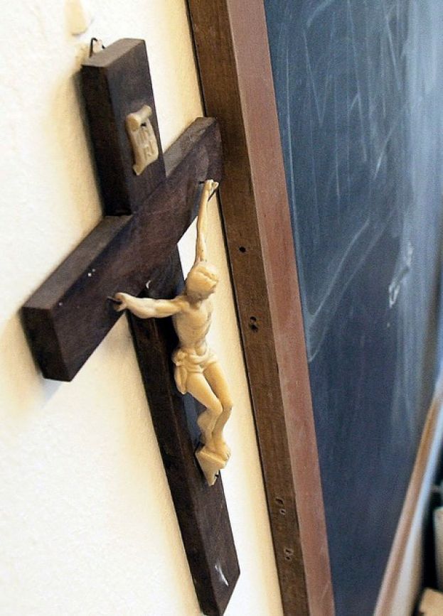 "IL CROCIFISSO,ROBA DA MEDIOEVO"