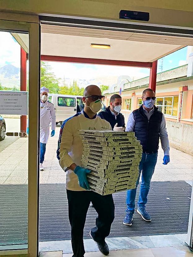 Gioventù Nazionale, Consegna Pizze