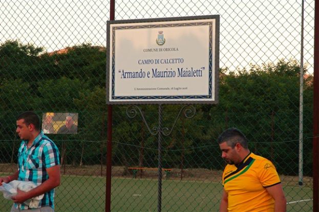 CIVITA DI ORICOLA, AL VIA IL 3° MEMORIAL DI CALCIO A 5 “ARMANDO &amp; MAURIZIO MAIALETTI”: INTITOLATO A LORO IL CAMPO DI CALCETTO CON UNA TARGA RICORDO DA PARTE DELL’AMMINISTRAZIONE COMUNALE(FOTO)