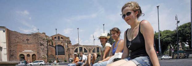 METEO,BRUTTE NOTIZIE:CALDO FINO A META' MESE ,POI L'ESTATE ANDRA' IN "VACANZA"