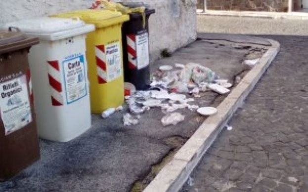SCEMPI DA RACCOLTA DIFFERENZIATA:CRESCE IL DEGRADO AMBIENTALE A CARSOLI
