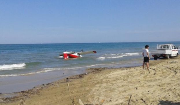 INCIDENTE AEREO FRA 2 AEREI A ELICA IN ABRUZZO:IL PILOTA SALVO E' STATO SOCCORSO CON IL "DEFENDER" DELLA CROCE ROSSA DI CARSOLI